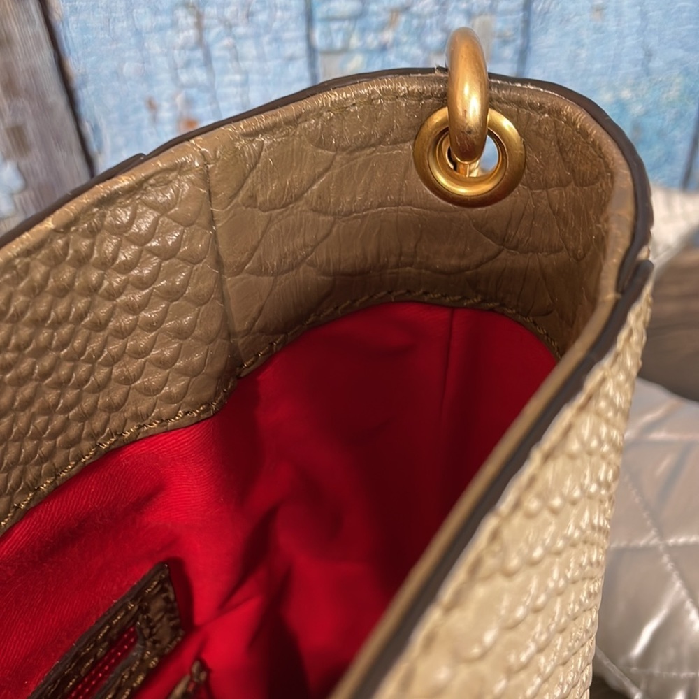 Dooney & Bourke Brynn tote.​​ - Picture 11 of 15